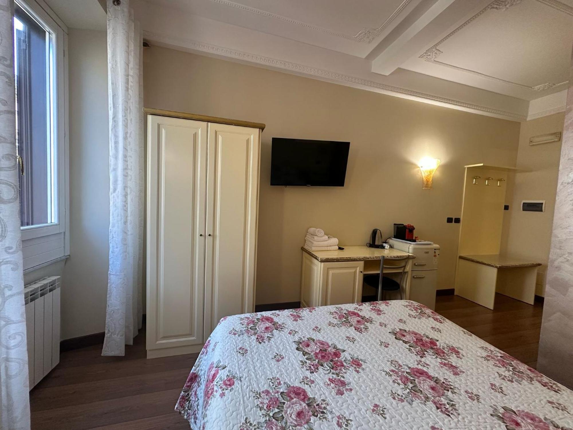Termini Station Holidays Rom